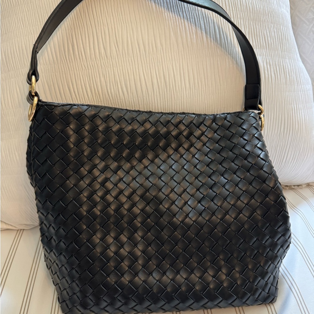 Elegant Black Woven Shoulder Bag